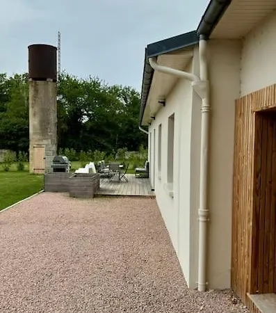 Maison Moderne Au Calme à Hébergement de vacances