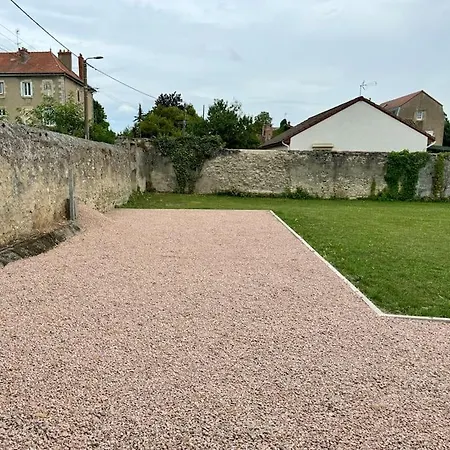 Hébergement de vacances Maison Moderne Au Calme à *