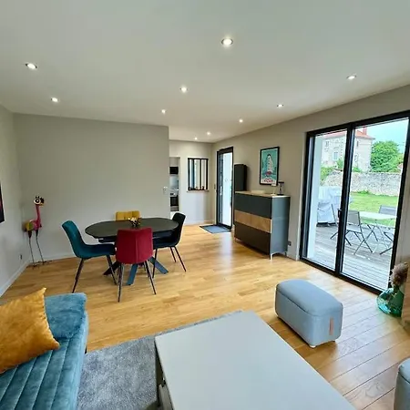 Maison Moderne Au Calme à *