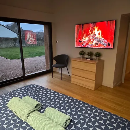 Maison Moderne Au Calme à Hébergement de vacances *